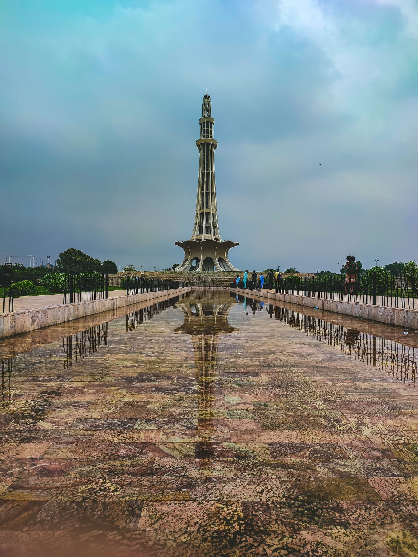 Minar-e-Pakistan in Lahore, reflected in still water
